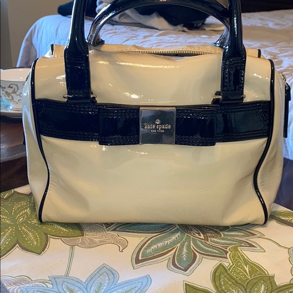Kate Spade Cream & Black Handbag Purse ๐๐๐ - Picture 5 of 9